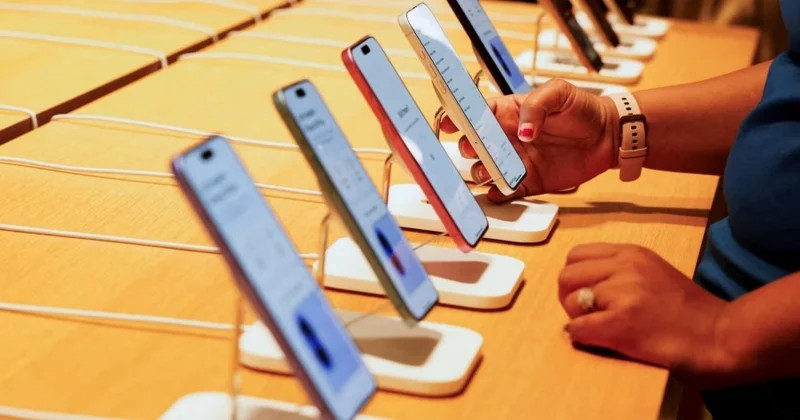 IPhone 17 təqdim edildi: özəlliyi, qiyməti, rəngləri…