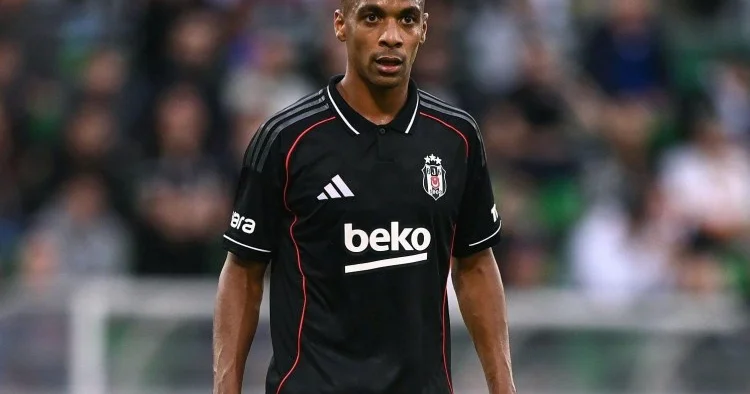 İki futbolçu Beşiktaş ı tərk edəcək