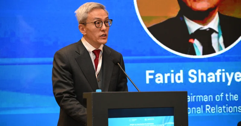 Çen Dongxiao: Dünya tədricən Qərb mərkəzli modeldən çoxqütblü nizama doğru irəliləyir