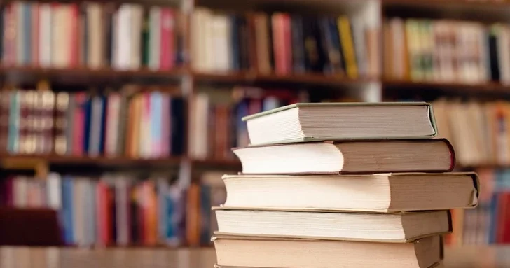 В Иране раздали книги на азербайджанском языке