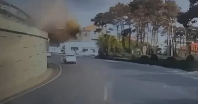 Yük maşınının aşdığı körpüdə son vəziyyət FOTOLAR