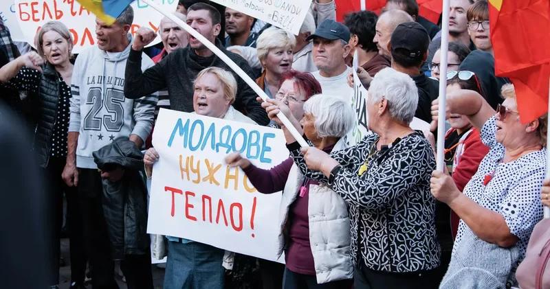 “Moldovada seçki gərginliyi: Moskvanın təxribatları ölkəni Ukrayna ssenarisinə sürükləyə bilər“ “Junge Welt“ (Almaniya)