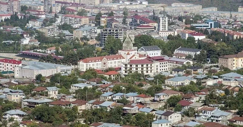Hotel sahibi polis postunun suyunu niyə kəsib? Şuşada maraqlı olay