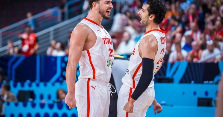 Türkiyə millisi 24 il sonra yarımfinalda