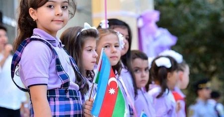 Birinci sinif valideynləri üçün məsləhətlər: Uşaqları məktəbə necə hazırlamalı?