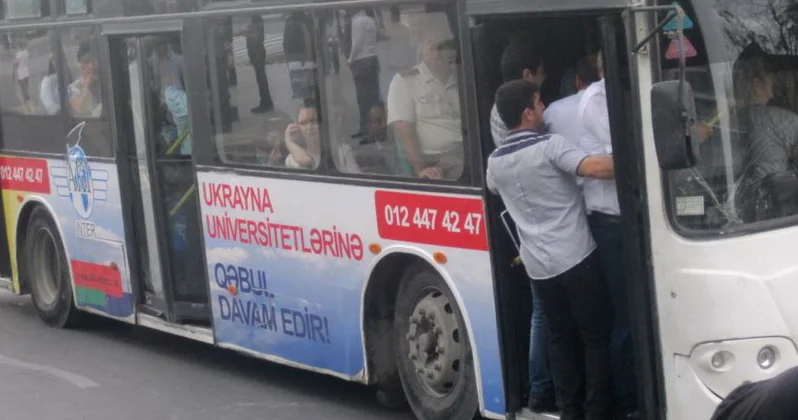 Avtobus sürücülərinin normadan artıq sərnişin yığması qanun pozuntusudur?