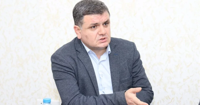 Məktəblərin dərs saatı dəyişir? Ekspertdən SƏRT TƏNQİD “Bir uşağın arxasınca iki maşın gedir”