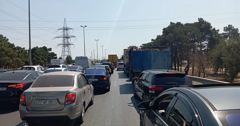 Bakı Sumqayıt yolu iflic oldu, yüzlərlə maşın tıxacda qaldı: Səbəb bu imiş… FOTOLAR KONKRET