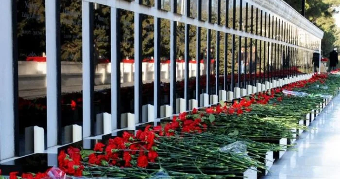 Şəhidlər Xiyabanında xüsusi qadağaya ehtiyac yoxdur Deputat