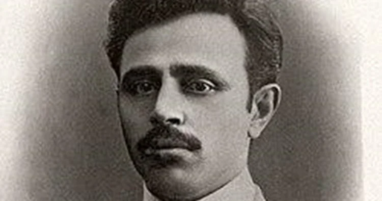 Üçrəngli Bayrağınla Məsud Yaşa! Bir daha Himnimiz haqqında