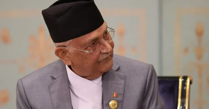 Sosial şəbəkələr bloklandı, ölkənin Baş naziri vəzifəsini itirdi