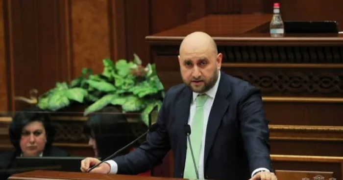 Qalstyan: “Azərbaycanla sülh Ermənistan üçün sərfəlidir”
