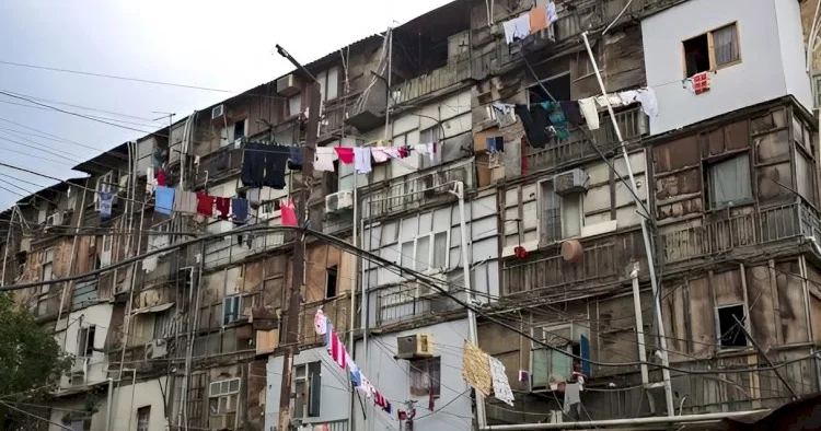 Keçmiş məcburi köçkünlər evlərini TƏRK ETMƏLİDİR KONKRET