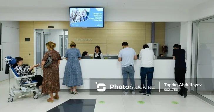 В Баку бывший заключённый украл телефон в клинике