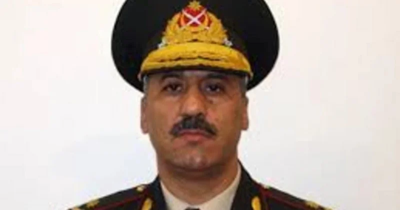 Komandan: Nazirin hərbi rütbəni bir pillə aşağı salmaq səlahiyyəti olmalıdır