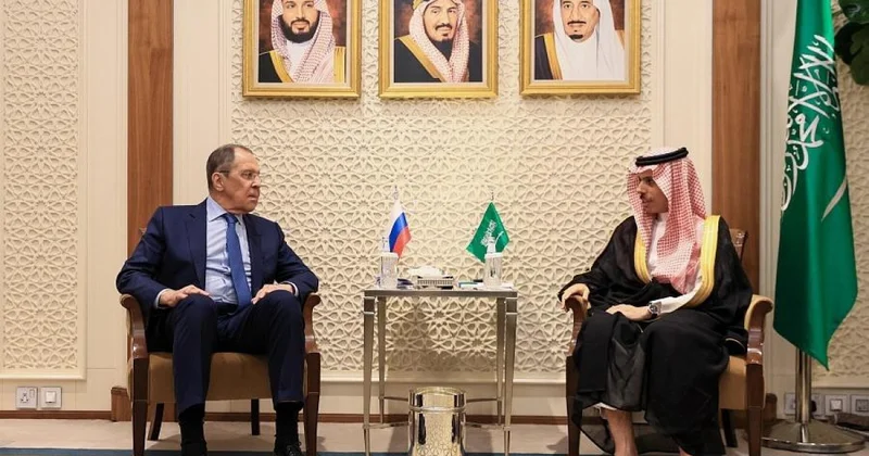 Lavrov Səudiyyə Ərəbistanının XİN başçısı ilə İsrail Fələstin münaqişəsini müzakirə edib