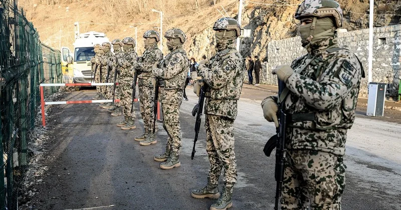 Daxili qoşunlarla bağlı yeni səlahiyyətlər müəyyənləşdirilir
