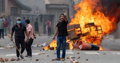 Nepal prezidenti etirazlar fonunda iqamətgahdan vertolyotla təxliyə edilib