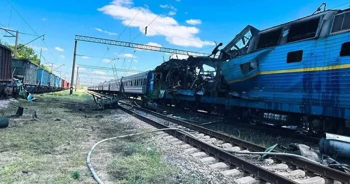 Rusiya Xarkovda qatara hücum etdi: yaralılar var