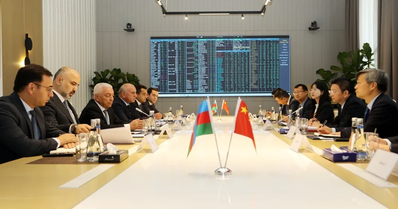 Азербайджан обсудил с China Energy проекты зеленой энергетики