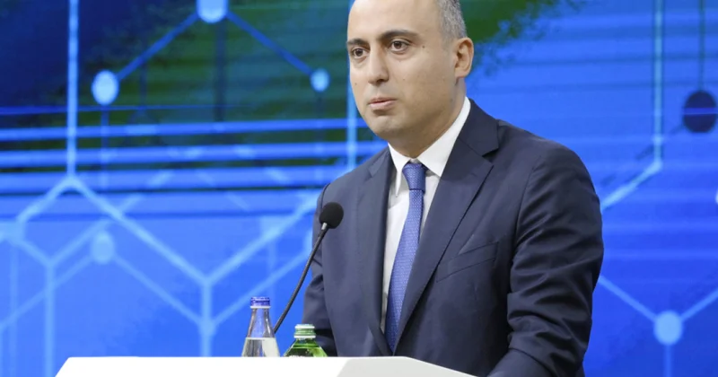 Эмин Амруллаев о буллинге, навыках чтения и многом другом
