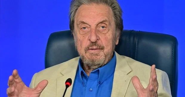 Отец Маска назвал достойного Нобелевской премии политика