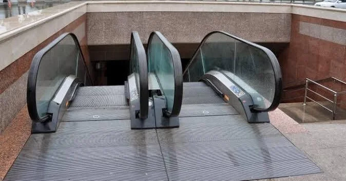 В Госагентстве объяснили причину остановки некоторых эскалаторов в центре Баку