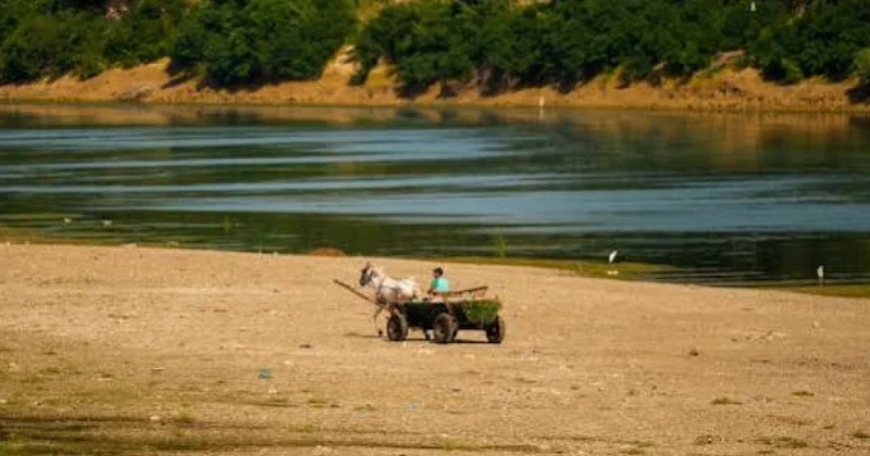 Dunay çayının Budapeştdən keçən hissəsində suyun səviyyəsi tarixi minimuma enib