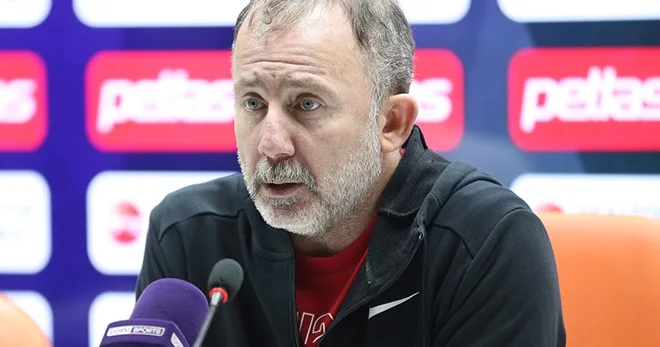 “Beşiktaş”ın baş məşqçisi əməliyyat olundu