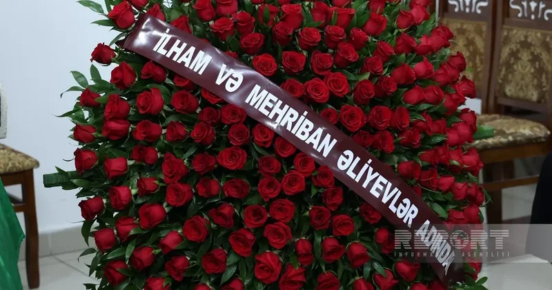 Ильхам Алиев и Мехрибан Алиева отправили венок на церемонию прощания с Александром Шаровским