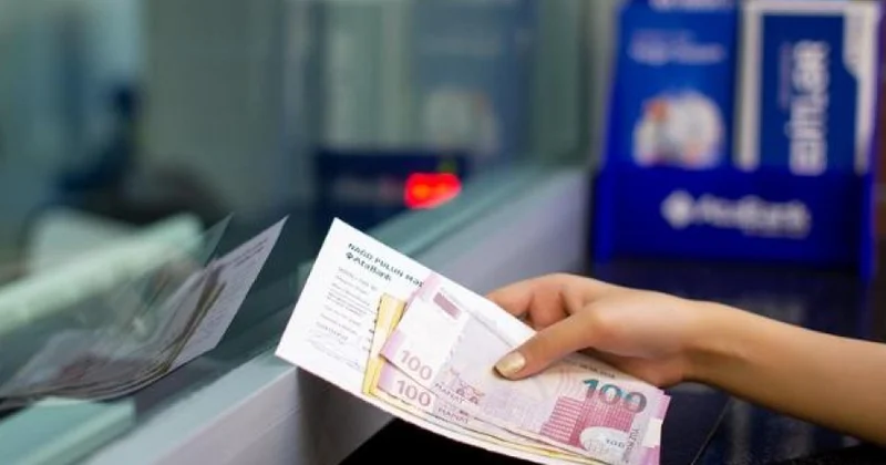Fiziki şəxslərin banklardakı əmanətləri 16 faizədək artıb
