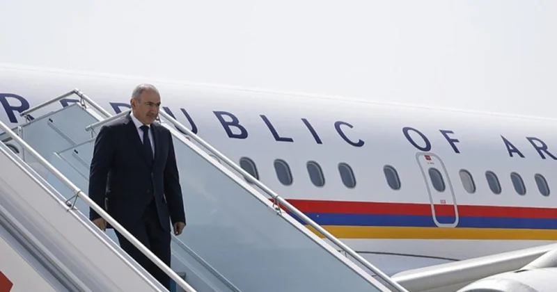 Fransaya prezident təyyarəsi ilə deyil, adi reyslə getdi