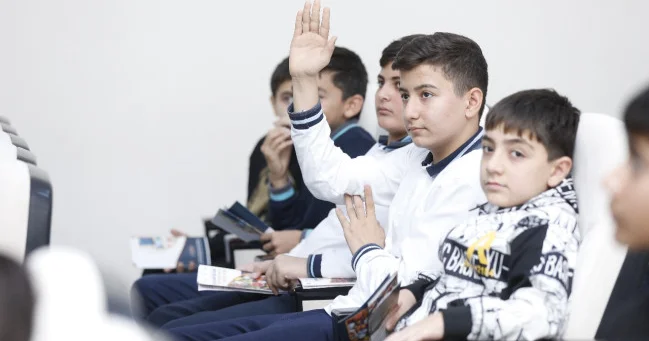 SN nin canlısında məktəbliləırin sağlamlığından danışılacaq