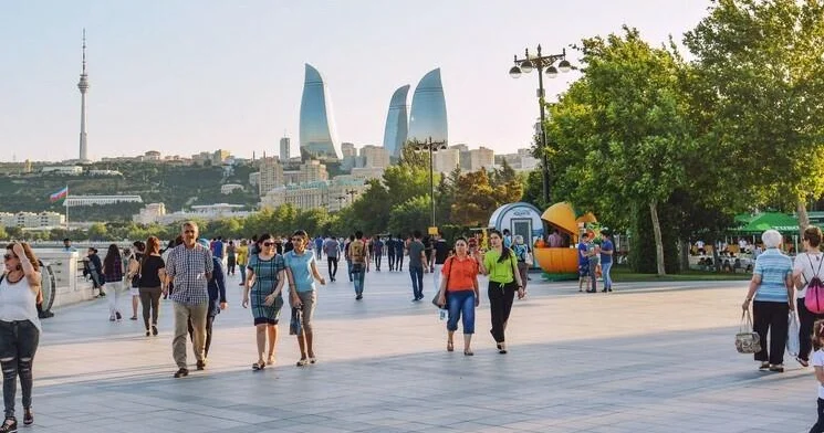 Bakıda nə qədər əhali yaşayır?