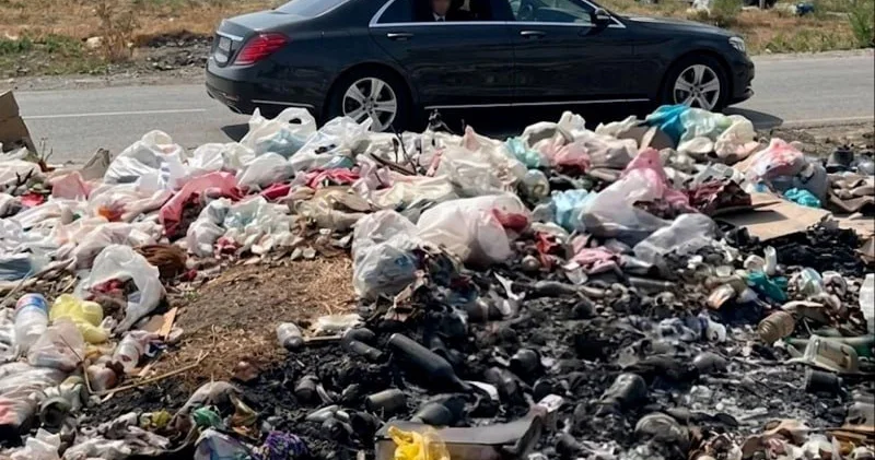 Gəncənin mərkəzi küçəsində zibillərin daşınmamasının günahkarı kimdir? ARAŞDIRMA