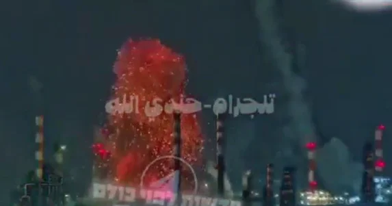 Neft emalı zavodunda faciəvi anlar: 40 raketlik yaylım atəşi və dayandırılan istehsalat VİDEO