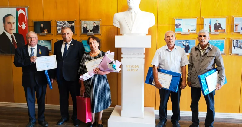 Yubiley yaşı tamam olmuş partiya veteranları ilə növbəti görüş keçirilib FOTOLAR
