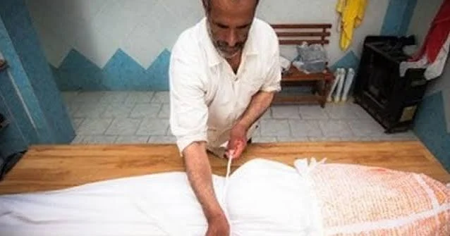Arvad ərinin meyitini yuya bilərmi? Meyityuyanın sözlərinə ilahiyyatçıdan cavab