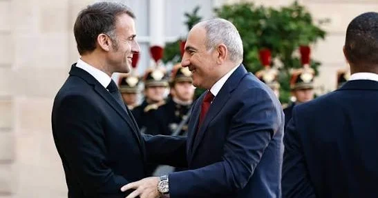 Moskvaya çağırılan Paşinyanın səsi Parisdən gəldi Qəfil uçuş