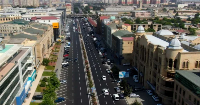 Bakının biznes mərkəzində piyada problemi: Metro yaxın olsa da, əlçatan deyil