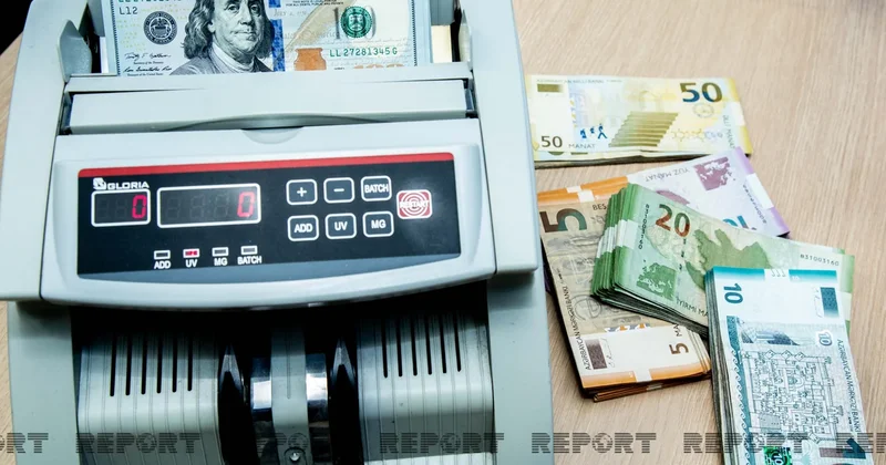 Внешний госдолг Азербайджана сократился почти на 8%