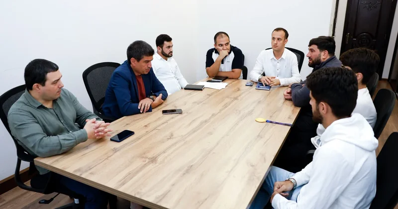 MPK rəhbərliyi qızıl medal qazanan parataekvondoçularla görüşdü