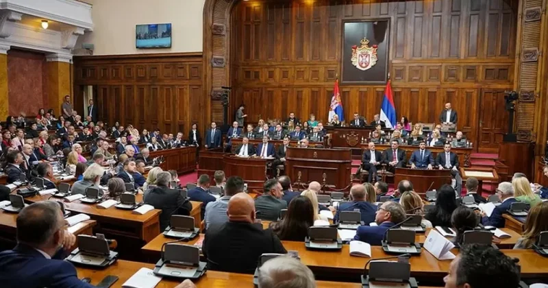 Президент Сербии распустил парламент