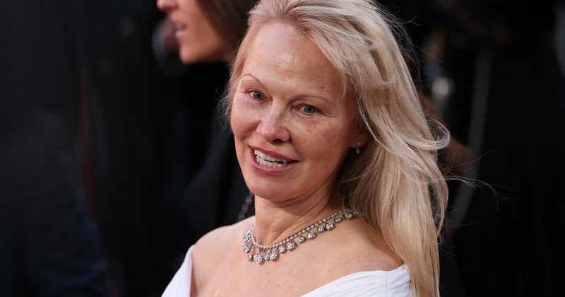Памела Андерсон вспомнила, как ей поставили пугающий диагноз