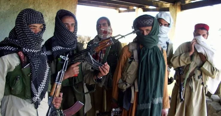 Pakistan “Taliban” obyektlərinə HÜCUM EDİR VİDEO