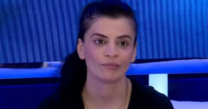 Azərbaycanda xanım “tiktoker”ə canlı yayımda ev hədiyyə edildi VİDEO