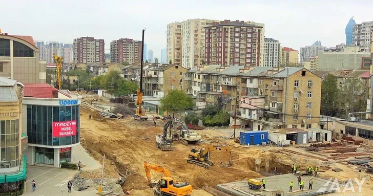 В Баку полным ходом идет строительство новой шестиполосной магистрали с четырьмя тоннелями