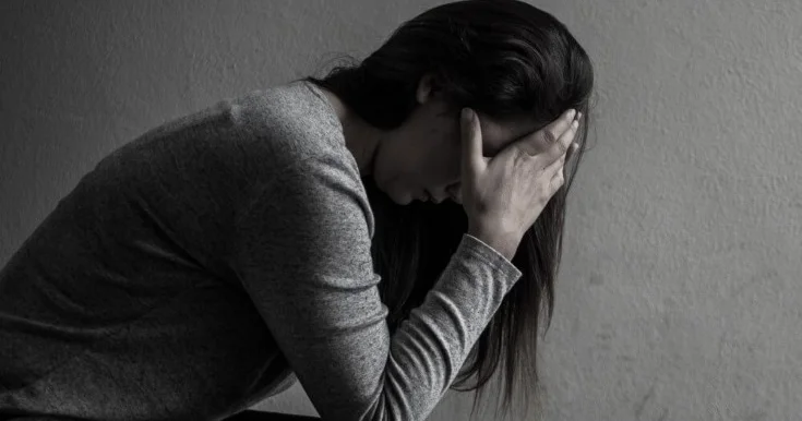 Qadınlar depressiyaya daha meyillidir
