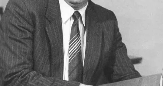 ŞAHMAR ƏKBƏRZADƏ: YİYƏSİNİ YIXAN ATLAR