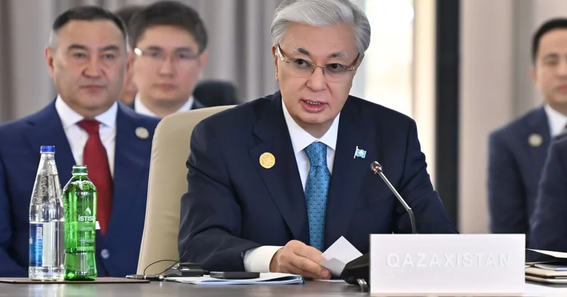 Казахстан может увеличить транзит российской нефти в Китай Токаев